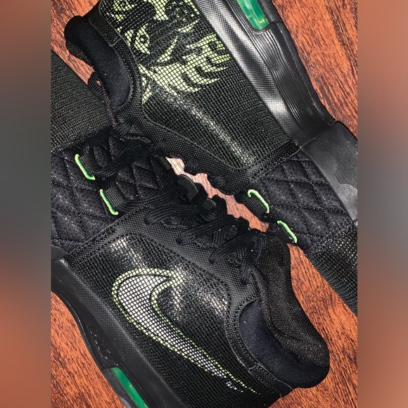 Nike size 13 lebron basketball shoes - Picture 2 of 16